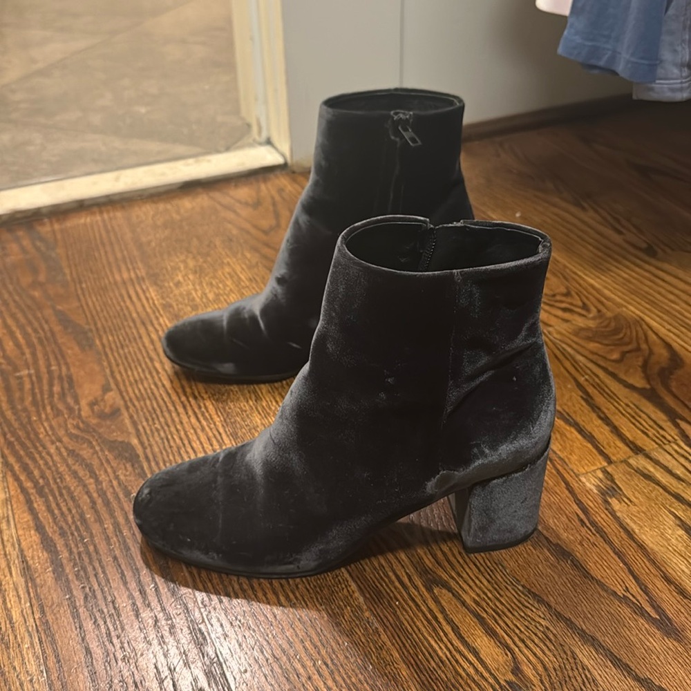 Vince boots